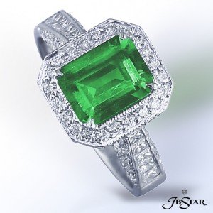 Emerald Green – Pantone’s 2013 Color Of The Year.